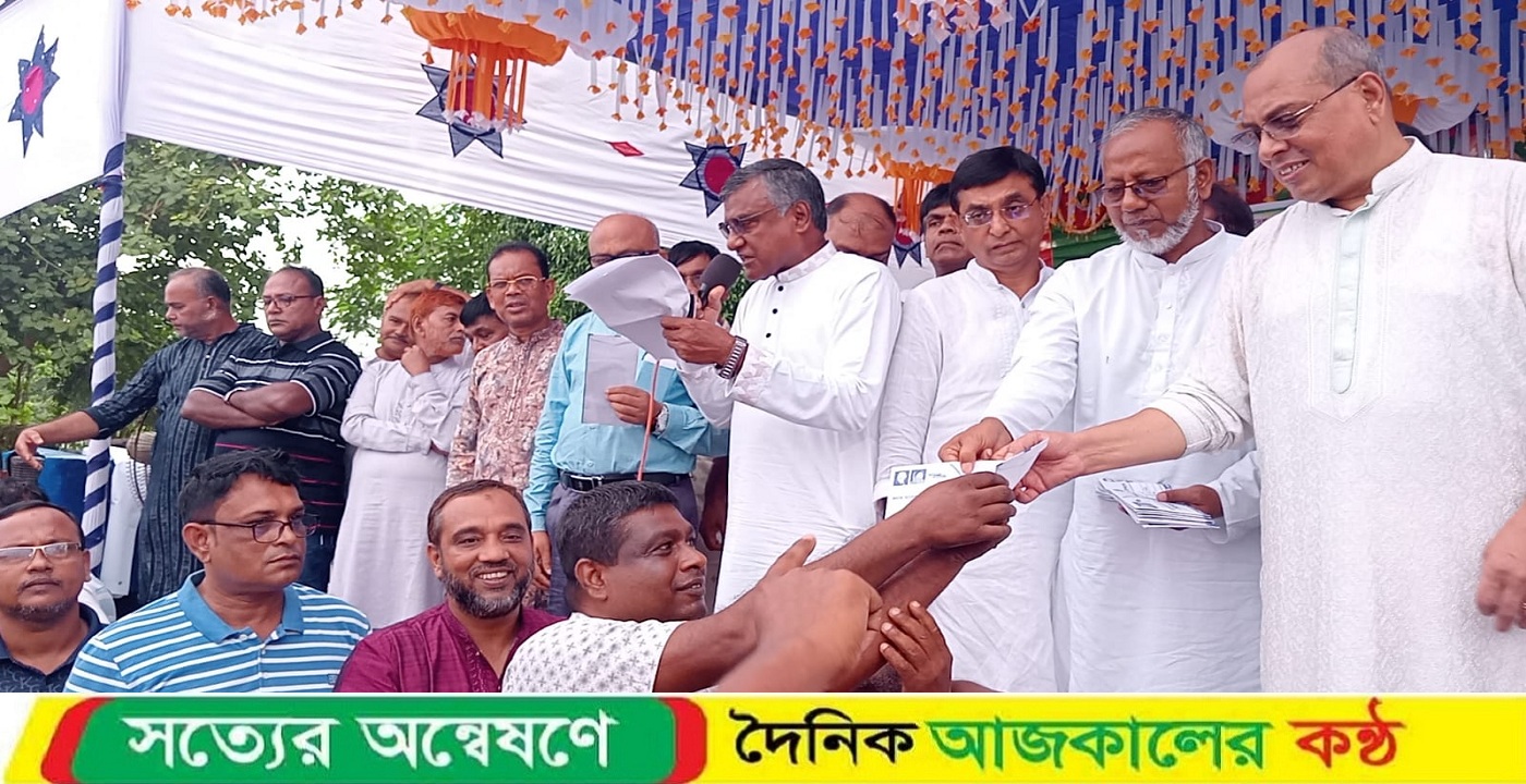 শারর্দীয় দূর্গা পূজা উপলক্ষে কালিয়াকৈরে বিএনপির আর্থিক সহযোগিতা ও শুভেচ্ছা