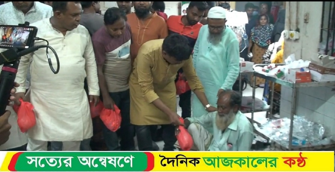 নাটোরে দুলুর পক্ষ থেকে ডায়রিয়া রোগীতে ঔষুধ সামগ্রী বিতরন