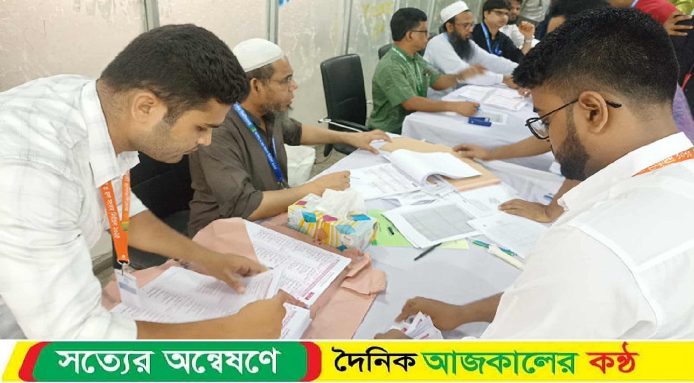 জাকসু নির্বাচনে ব্যালটে ভুলের অভিযোগ