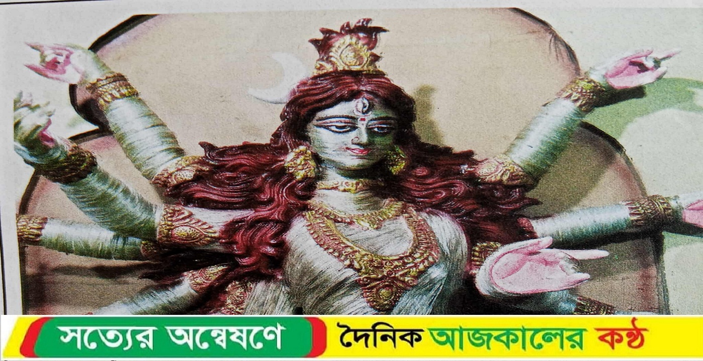 নাটোরে এবার সোনালী পাটের দুর্গা প্রতিমা
