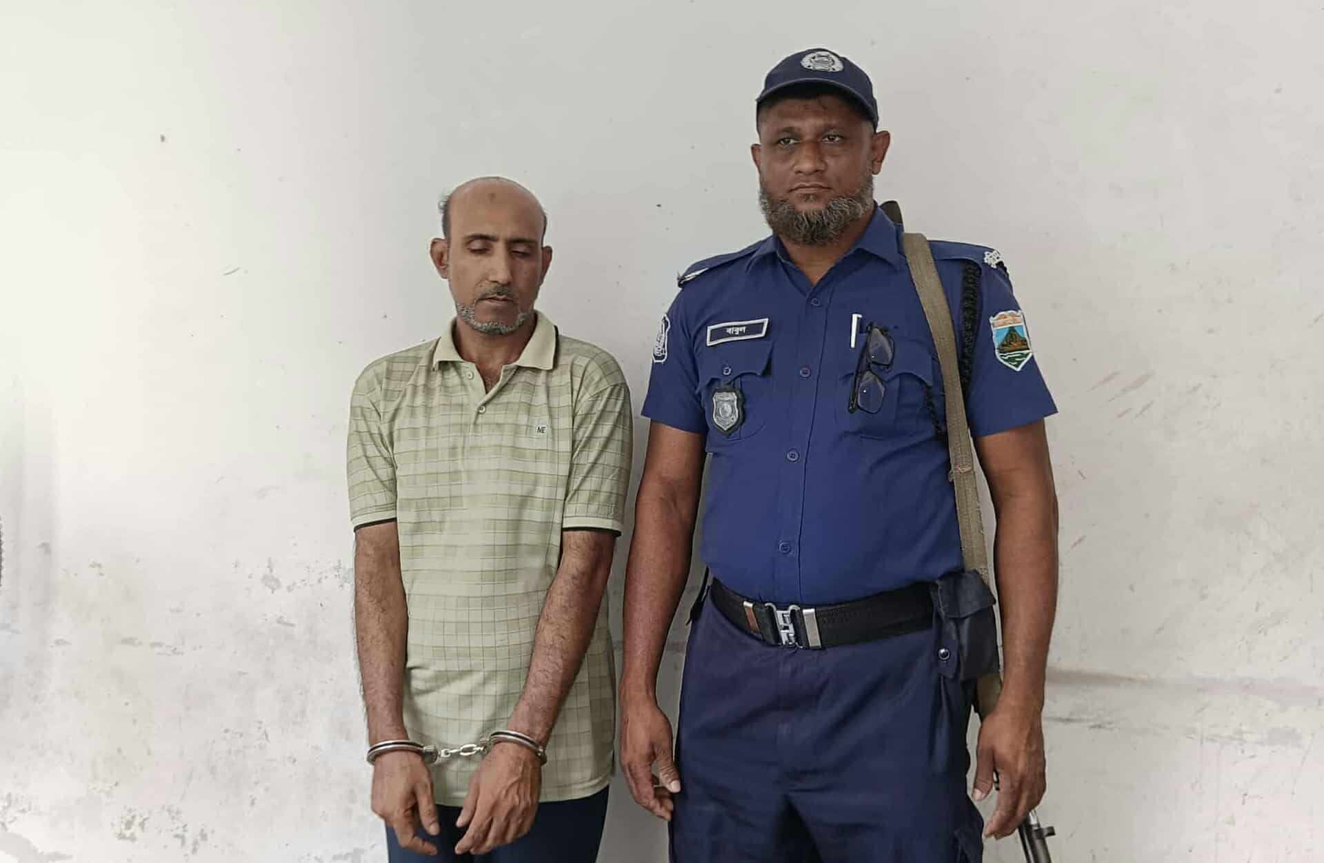 বড়াইগ্রামে পুলিশ পরিচয়ে বিকাশ কর্মীকে অপহরণ; এক ভুয়া পুলিশ আটক