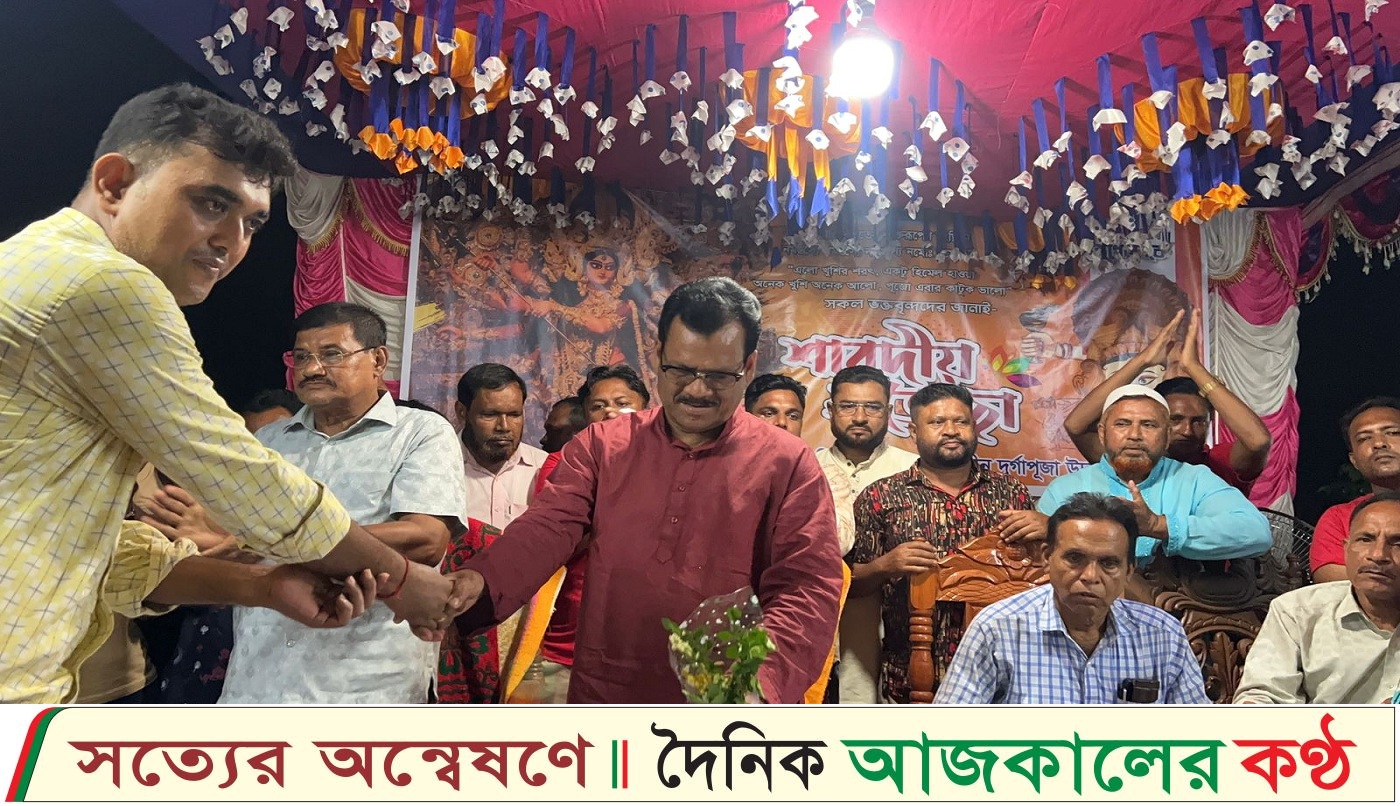 ধর্ম যার যার, উৎসব সবার: তালার ১৭৬ পূজা মণ্ডপে হাবিবুল ইসলাম হাবিব