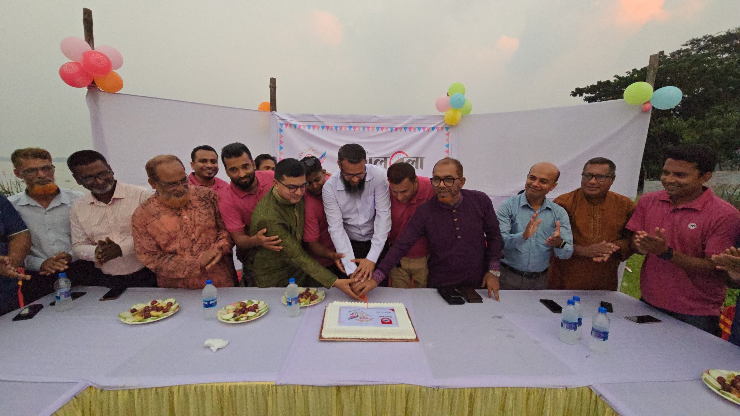 গৌরবের তিন বছর পূর্তিতে দুমকিতে পটুয়াখালী জেলা কালবেলা পরিবারের বর্ণিল উৎসব