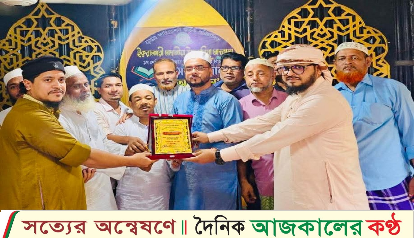 দেবিদ্বারে সাংবাদিক রুস্তম খানকে দামামা ফাউন্ডেশনের পক্ষ থেকে সম্মাননা প্রদান