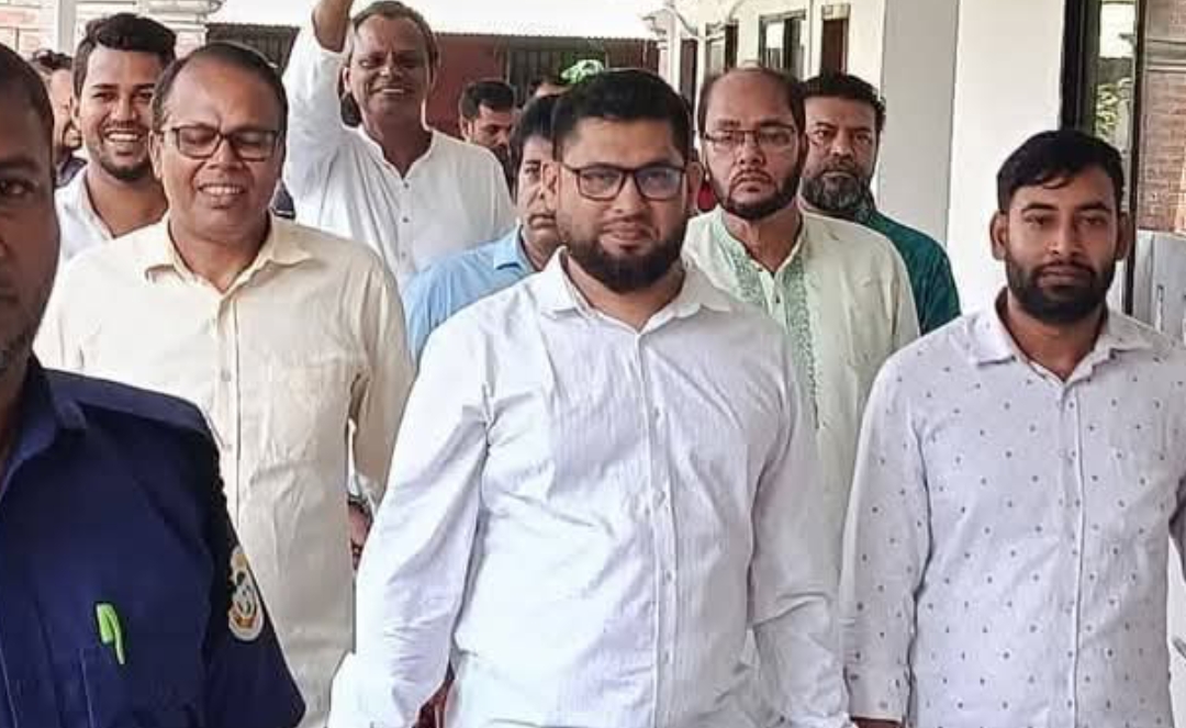 বাকেরগঞ্জে বিএনপির মামলায় আওয়ামী চেয়ারম্যান সহ ১১ জন কারাগারে!