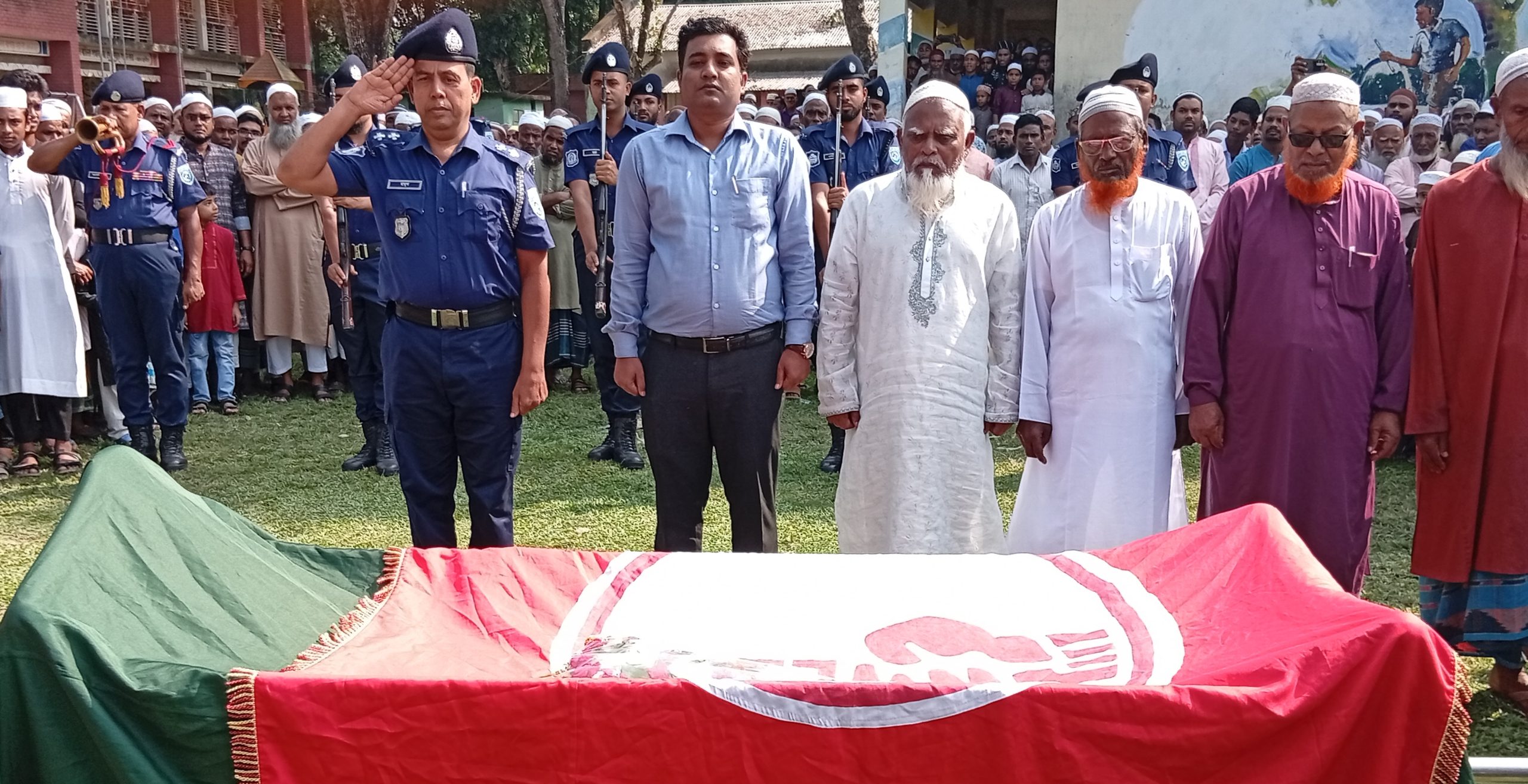 উলিপুরে বীর মুক্তিযোদ্ধা নজীর হোসেনের রাষ্ট্রীয় মর্যাদায় দাফন