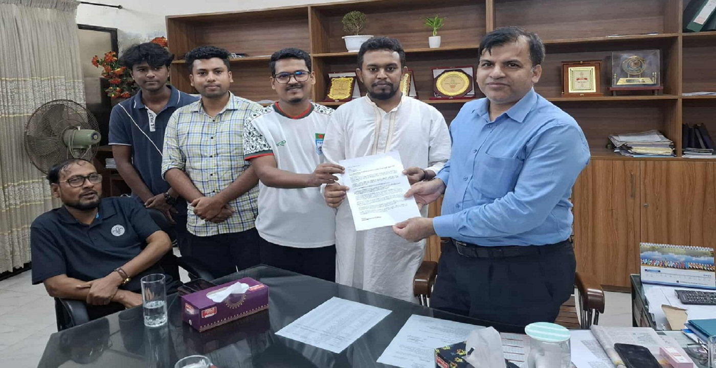 এমফিল শিক্ষার্থীদের জকসুতে সুযোগ চেয়ে স্মারকলিপি