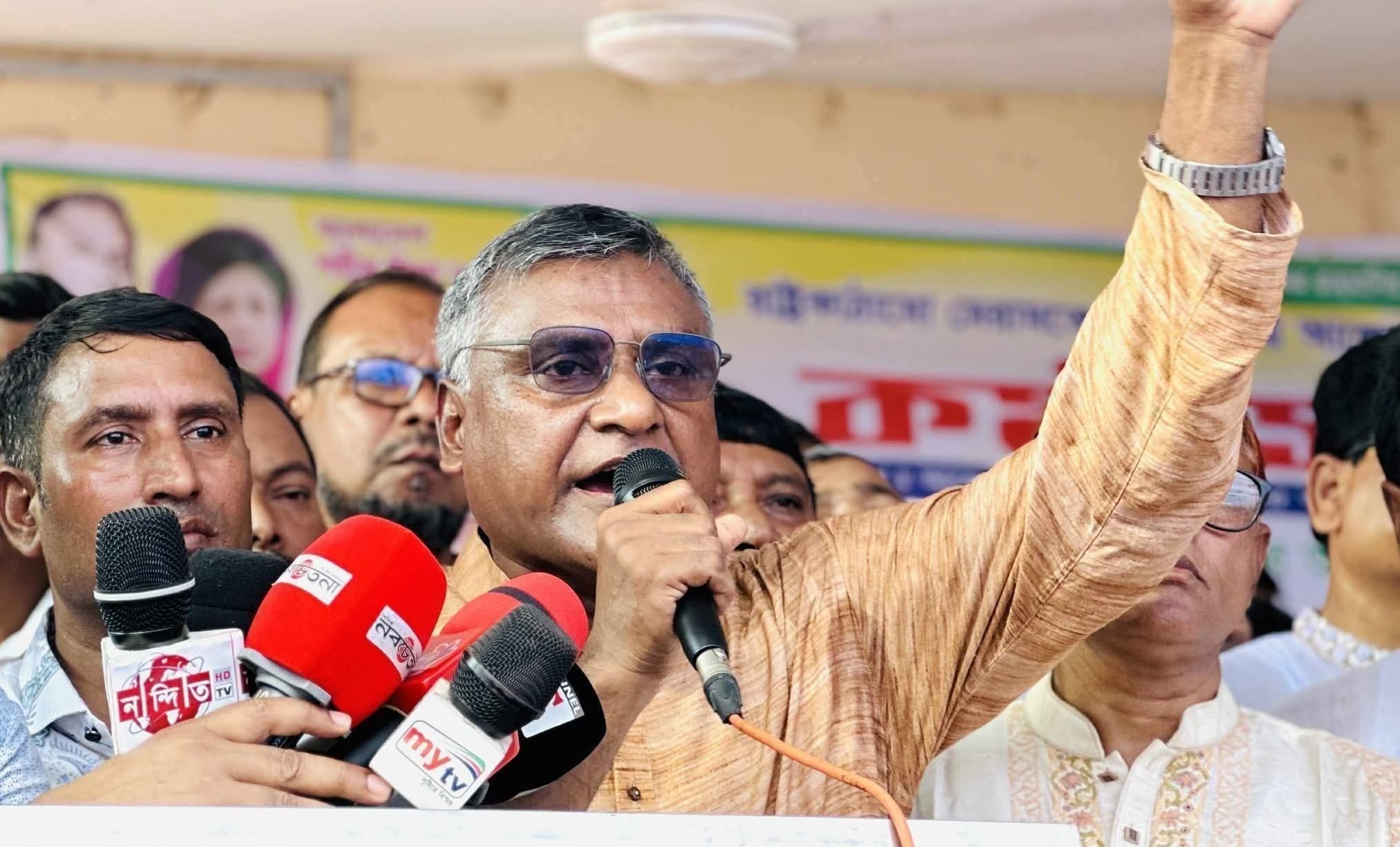 কালিয়াকৈরে বিএনপির শ্রম বিষয়ক সম্পাদক হুমায়ুন কবির খানের মতবিনিময় সভা