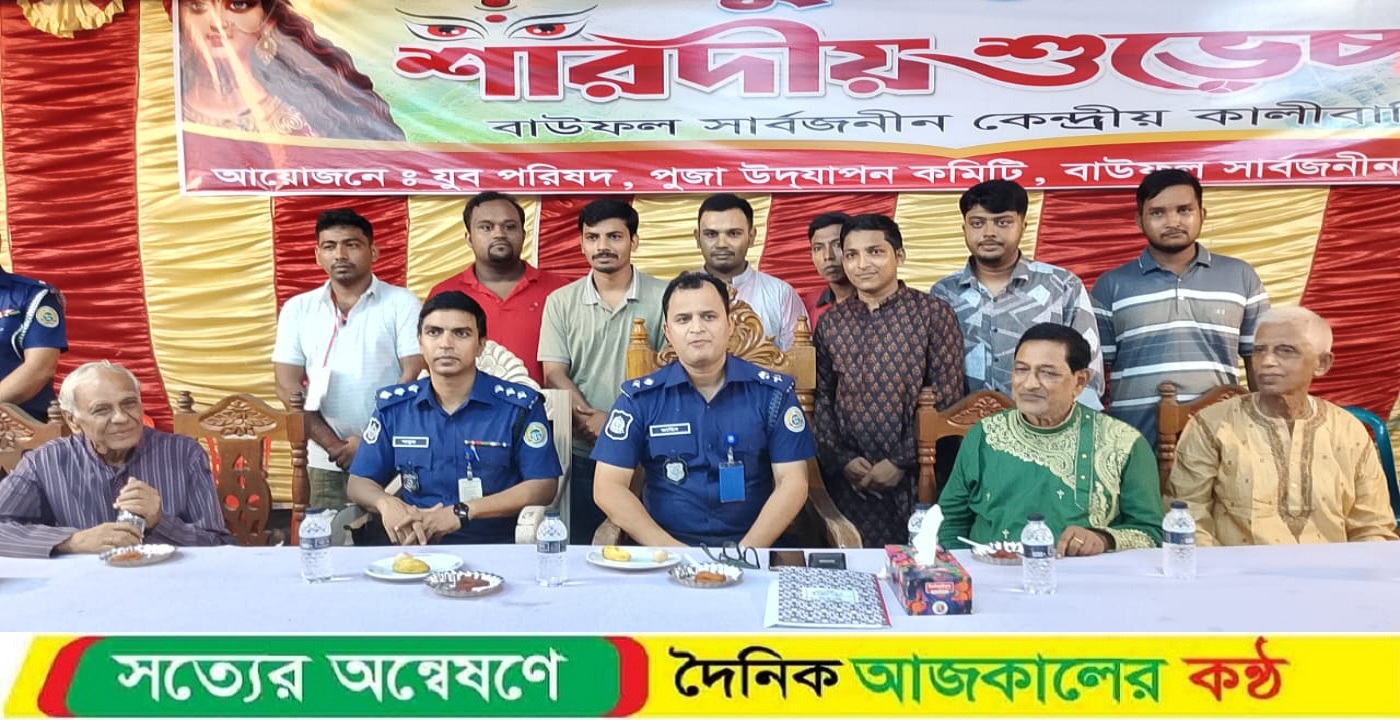পটুয়াখালীতে পুলিশ সুপারের ৬৪টি পূজা মণ্ডপ পরিদর্শন