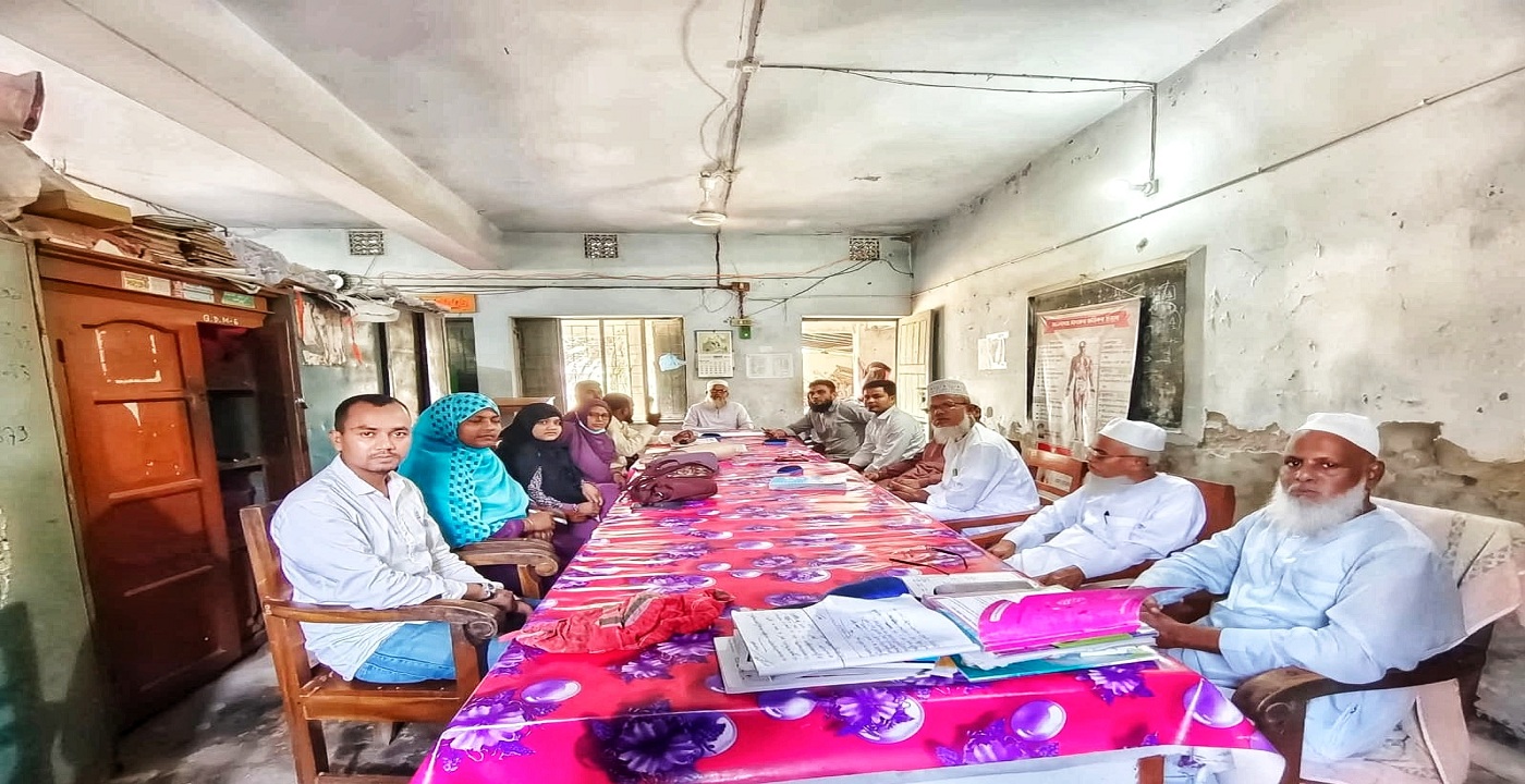 আগৈলঝাড়া গৈলা দাখিল মাদ্রাসায় শিক্ষকদের কর্মবিরতি পালন