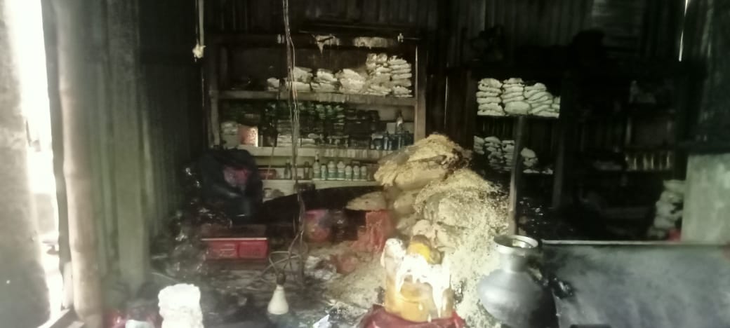 কালিয়াকৈরে মুদি দোকানে আগুন থানায় অভিযোগ