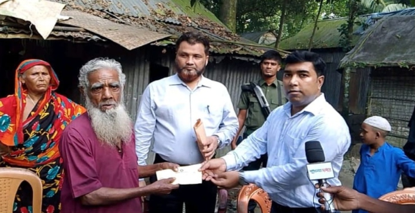 পূর্বধলায় দুরারোগ্য সেপটিক পচনে আক্রান্ত শহীদ মিয়ার পাশে উপজেলা প্রশাসন