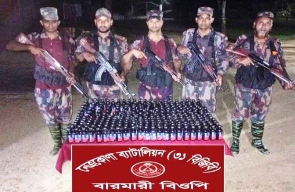 দূর্গাপুর সীমান্ত থেকে মালিক বিহীন ২৬৯ বোতল ভারতীয় ফেন্সিডিল জব্দ