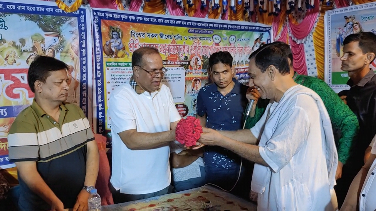 লোহাগড়ায় মহানামযজ্ঞানুষ্ঠান পরিদর্শন করলেন এনপিপির চেয়ারম্যান ড. ফরিদুজ্জামান ফরহাদ