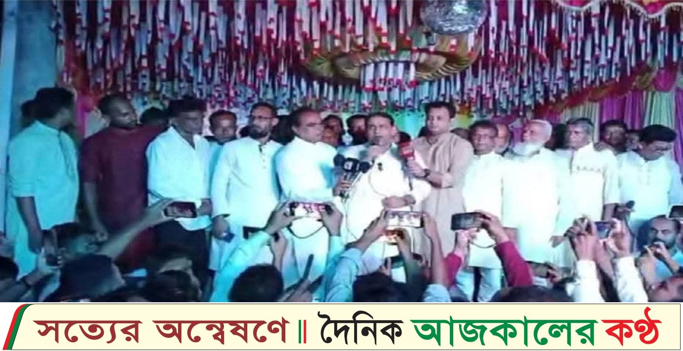 মাদারীপুরে বিএনপি নেতা খোকন তালুকদারের পূজা মন্ডপ পরিদর্শন,হিন্দু সম্প্রদায়ের সাথে শুভেচ্ছা বিনিময় ও নগদ অর্থ প্রদান