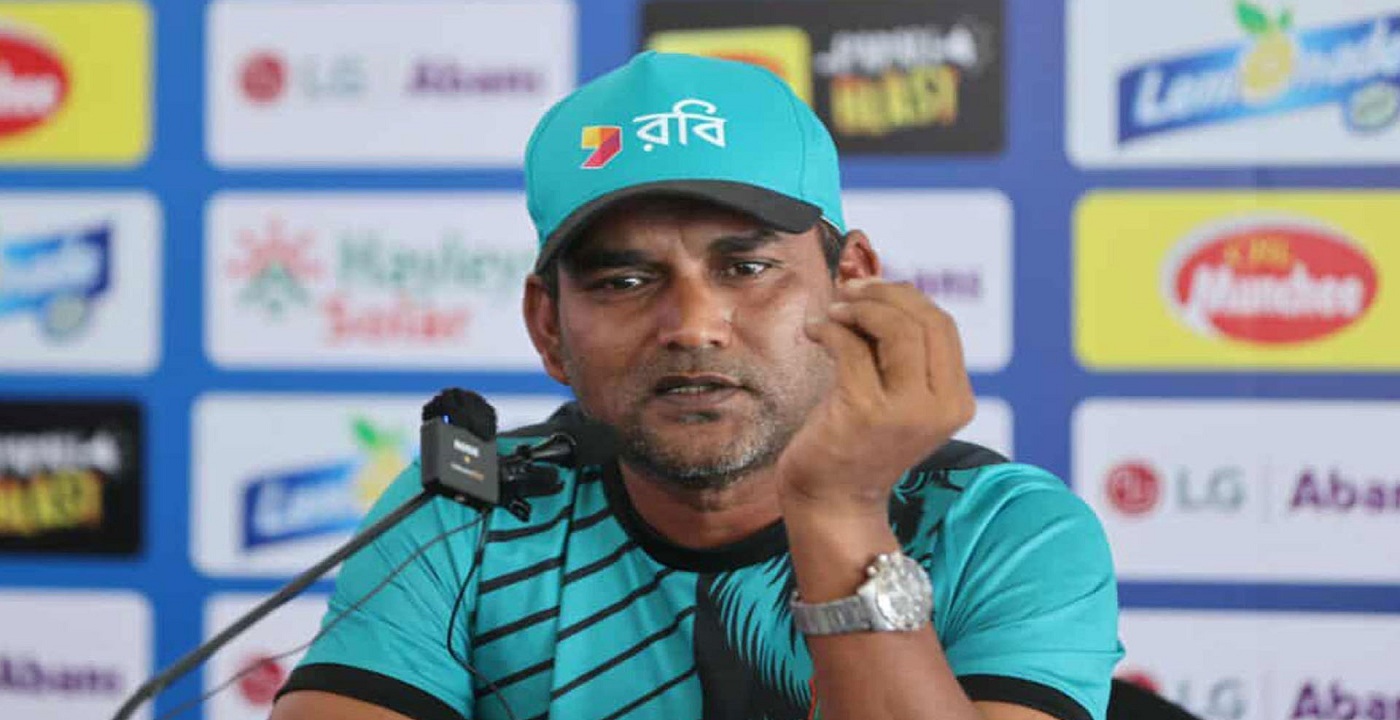 বাংলাদেশ জাতীয় ক্রিকেট দলের সিনিয়র সহকারী কোচের পদত্যাগ