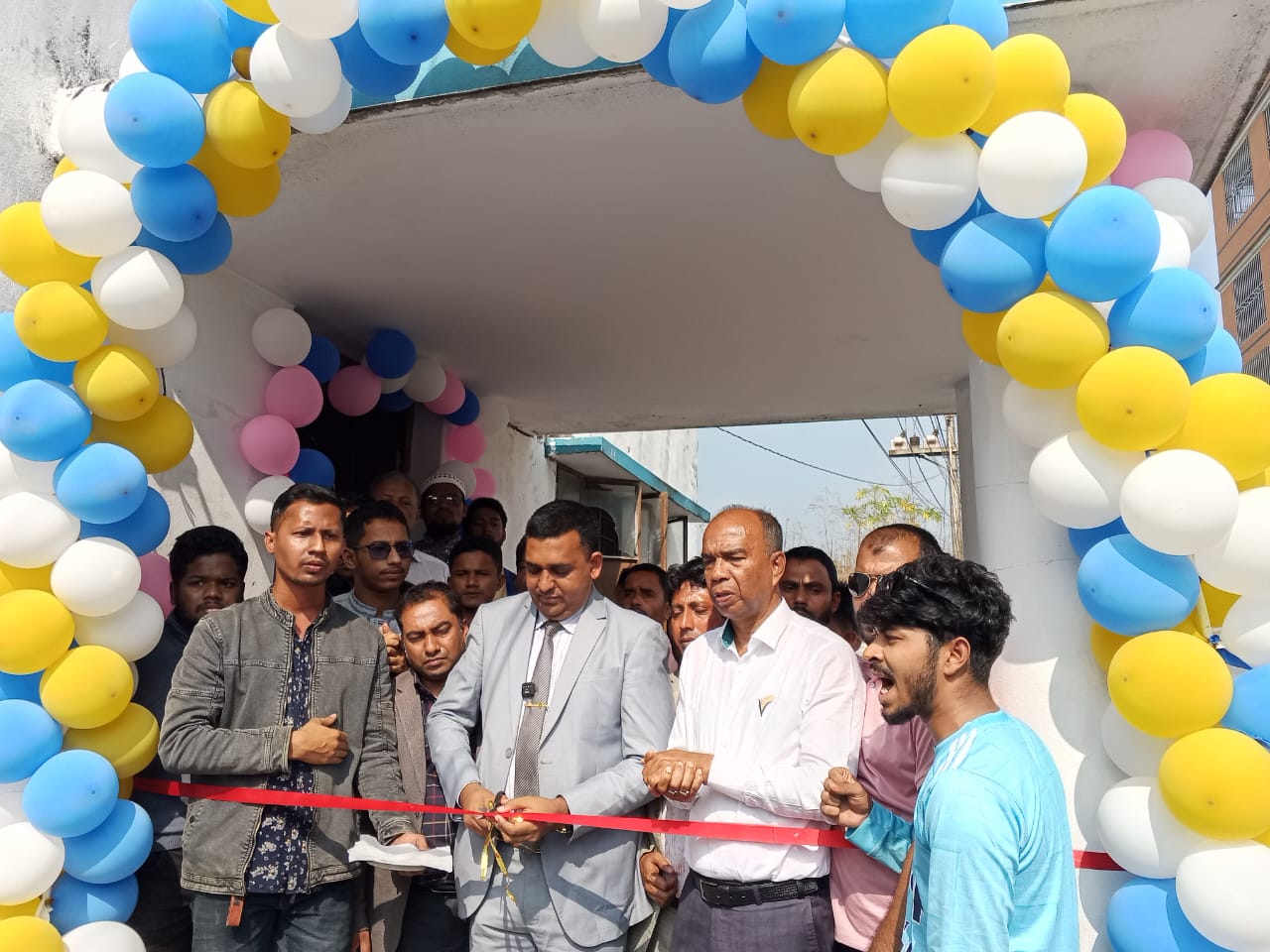 বাউফলে উদ্বোধন হলো আধুনিক পাবলিক লাইব্রেরি – পাঠচর্চায় নতুন দিগন্ত
