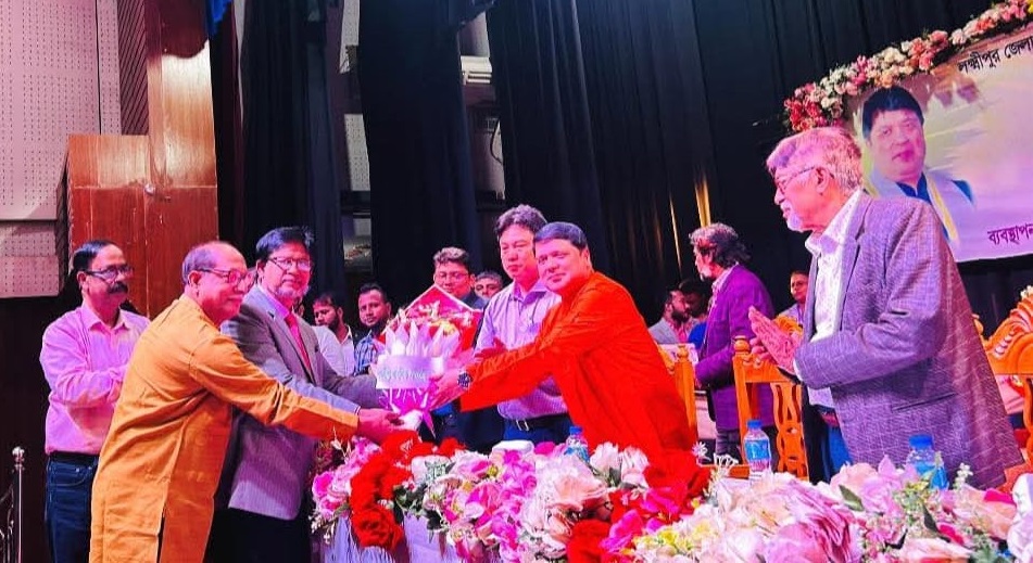 ডিসি রাজীব কুমার সরকারের অবদান চিরস্মরণীয় : শ্রদ্ধা ও ভালোবাসায় বিদায় জানাল লক্ষ্মীপুরবাসী