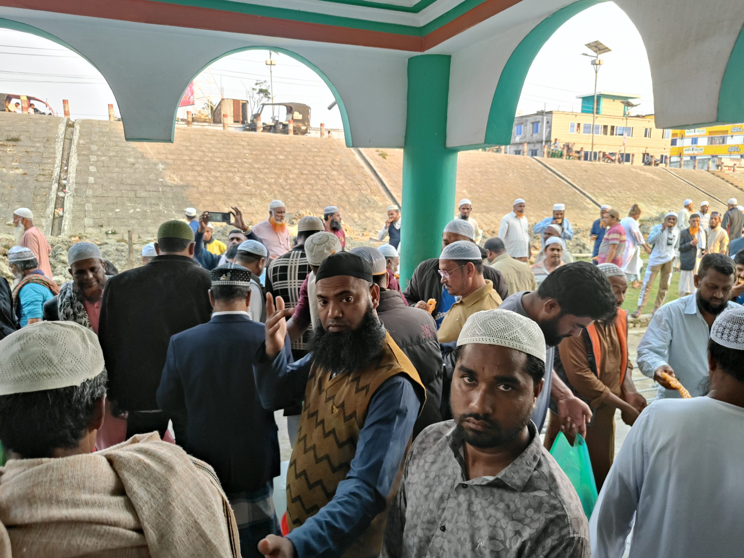 কুয়াকাটাসহ উপকূলীয় এলাকায় খালেদা জিয়ার সুস্থতা কামনায় দোয়া মাহফিল অনুষ্ঠিত