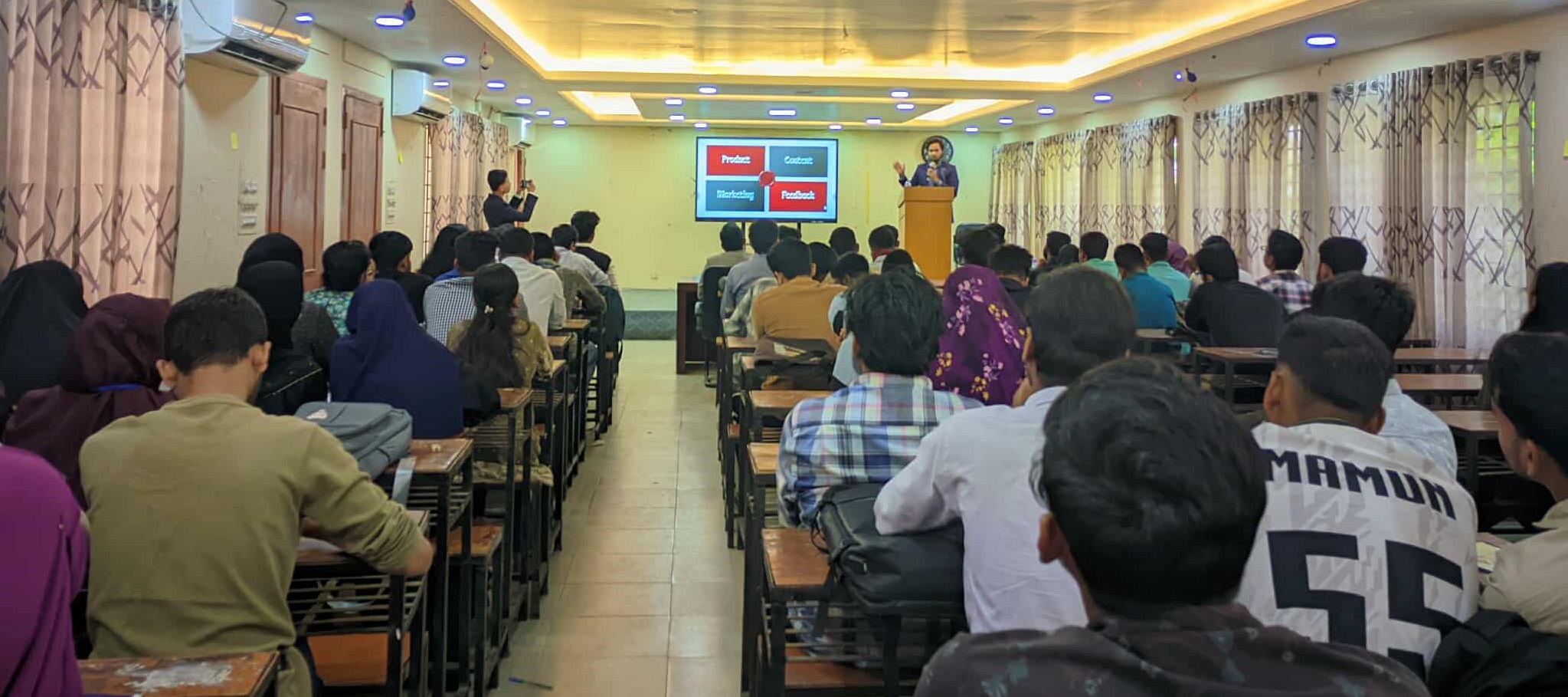 কুবিতে প্রথম বারের মতো ‘ক্যারিয়ার বিফোর ডিগ্রী’ শীর্ষক সেমিনার অনুষ্ঠিত