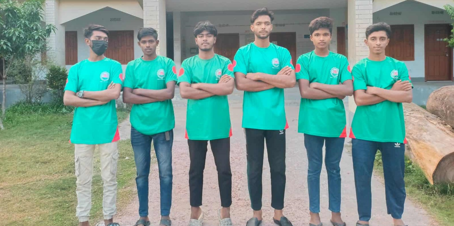 দেবহাটা নওয়াপাড়ায় পরিস্কার পরিচ্ছন্নতা অভিযান করেছে বিডি ক্লিন
