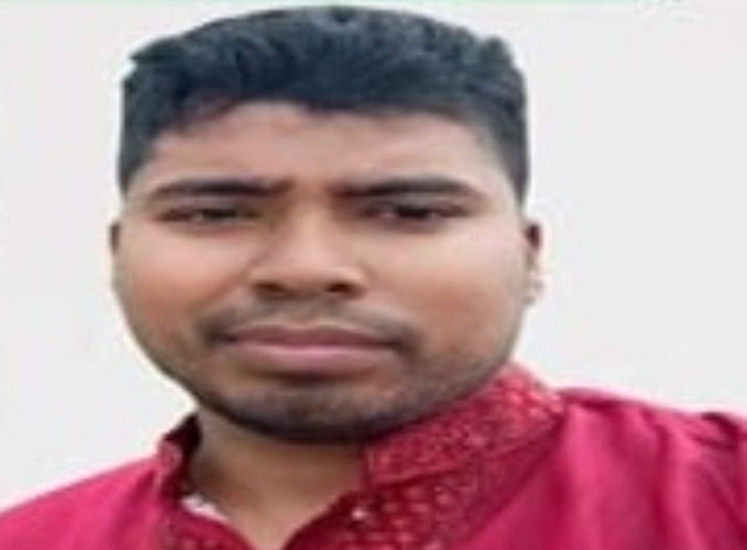 সাতক্ষীরা জেলা রেজিস্ট্রার ও পিয়ন অপসারণের দাবিতে দলিল লেখকদের ধর্মঘাট