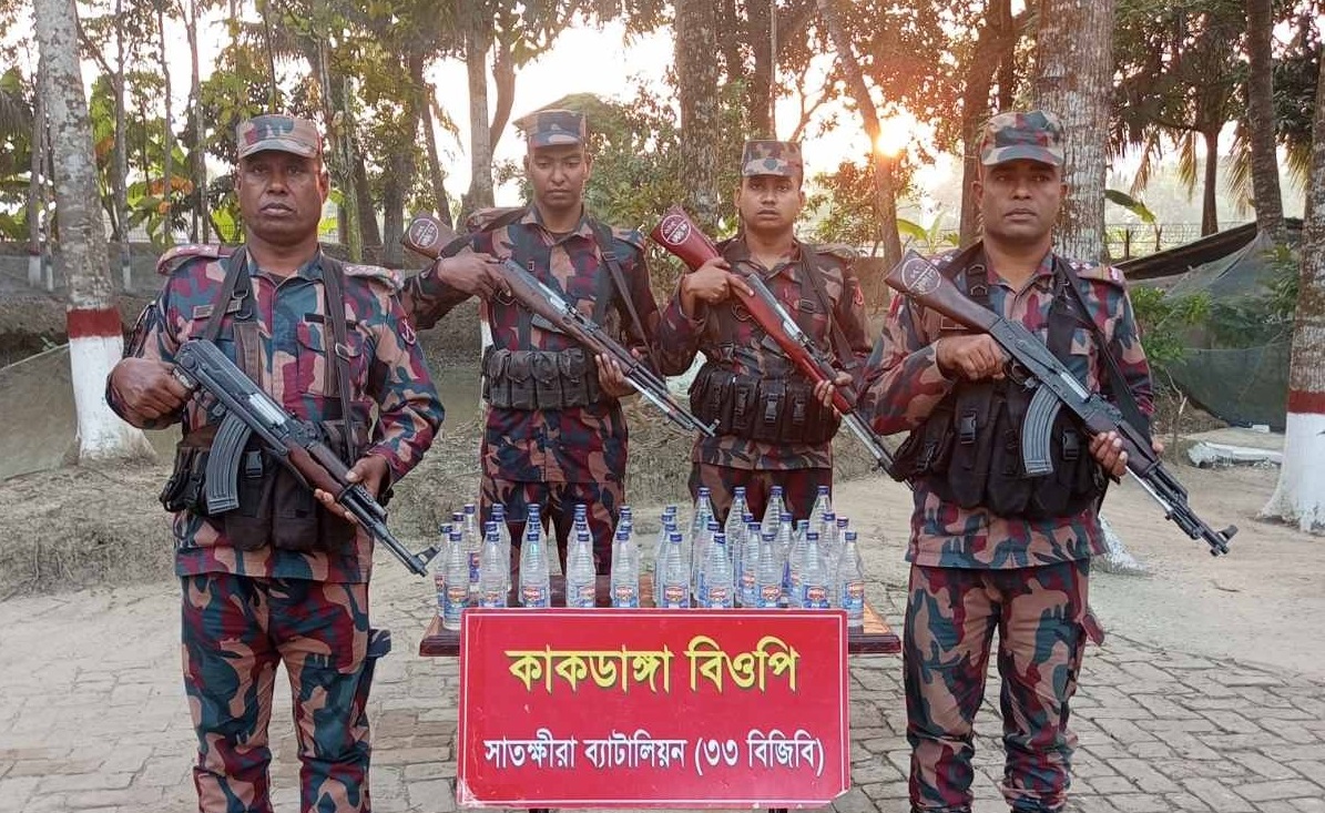 সাতক্ষীরা ও কলারোয়া সীমান্তে মাদক ও চোরাচালান বিরোধী বিশেষ অভিযান চোরাচালানী মালামাল জব্দ