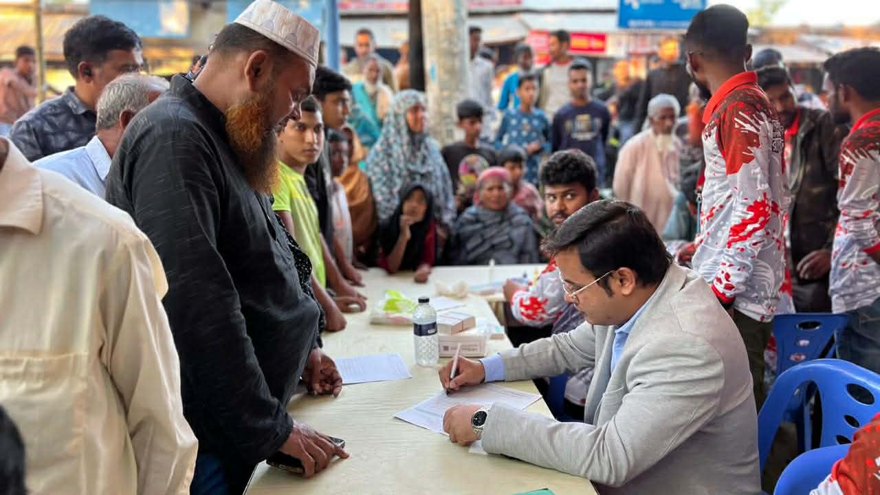 রাণীনগর ইয়ুথ অর্গানাইজেশনের উদ্যোগে কোশাতলায় ফ্রি ব্লাড গ্রুপ নির্ণয় ও মেডিকেল ক্যাম্প
