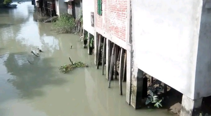 বাকেরগঞ্জের শ্রীমন্ত নদী, অবৈধ দখলদারদের কবলে!