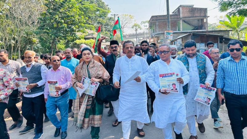 বাকেরগঞ্জে গণজোয়ার ধানের শীষের নির্বাচনী মাঠে সরব ধানের শীষের প্রার্থী আবুল হোসেন খান !
