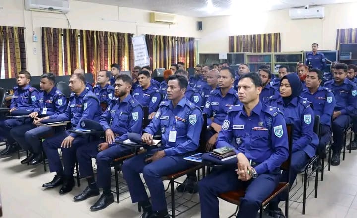 পুলিশ সদস্যদের নির্বাচনি দায়িত্বে দক্ষতা বৃদ্ধিমূলক প্রশিক্ষণ কর্মশালার ১০ম ব্যাচ উদ্বোধন