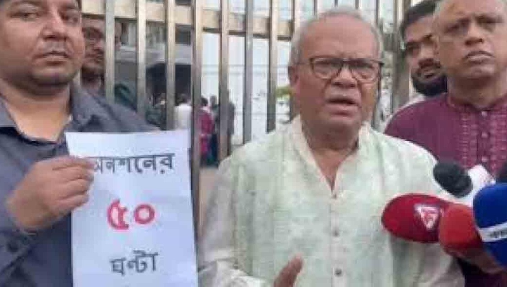 অনশনরত তারেক রহমানের পাশে দাঁড়ালেন রিজভী