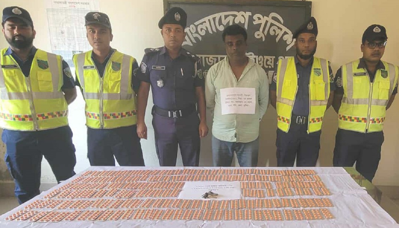 কালীগঞ্জে ১৮শ পিচ টেপেন্টা-ডল ট্যাবলেটসহ মাদক ব্যাবসায়ী আ’টক