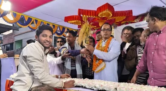 বিএনপি নেতা ফায়জুল কবির তালুকদারের বহিষ্কারাদেশ প্রত্যাহার হওয়ায় দলীয় নেতা কর্মীদের সংবর্ধনা ও ফুলেল শুভেচছা