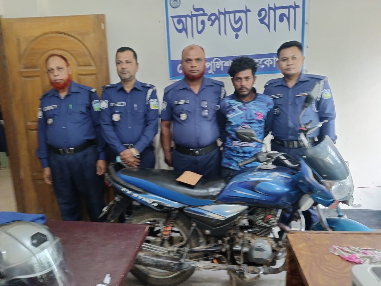 আটপাড়ায় চালককে হত্যা করে মোটরসাইকেল ছিনতাই, অভিযুক্ত গ্রেপ্তার