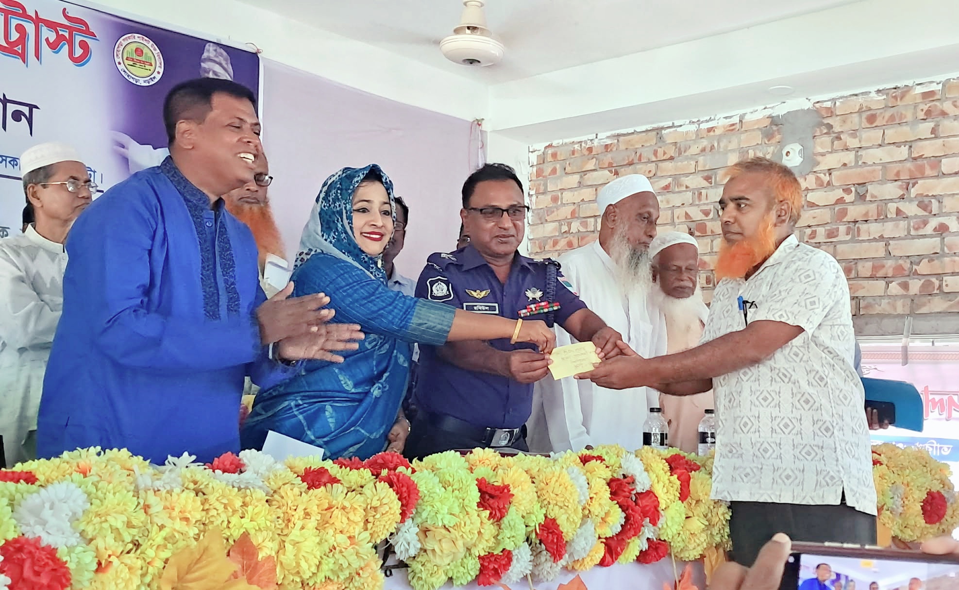 লোহাগড়ায় শিক্ষাবিদ নূর মোহাম্মদ মিয়া শিক্ষা কল্যাণ ট্রাস্টের ৪১তম বৃত্তি প্রদান