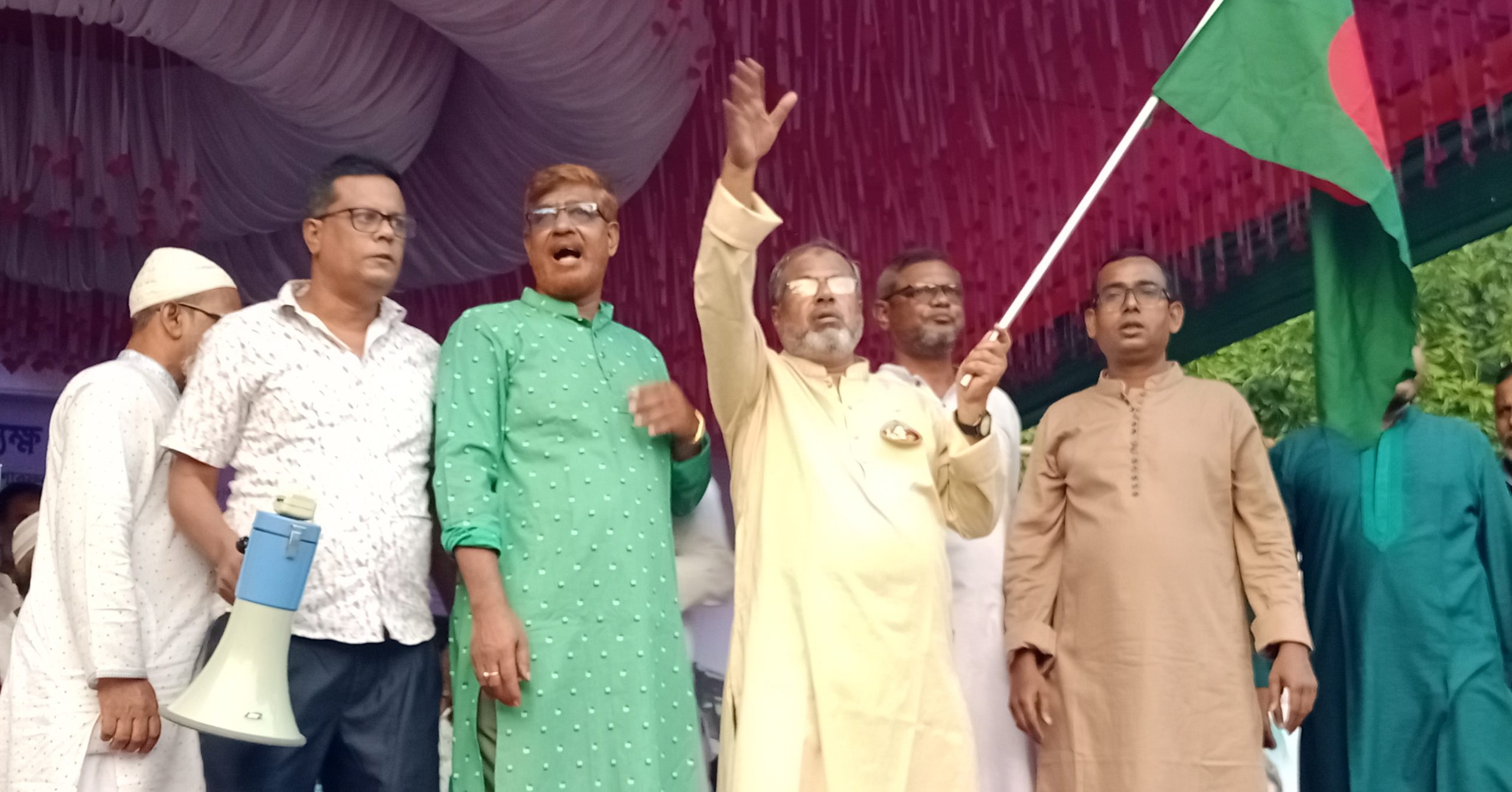 সিংড়ায় বিএনপির ঐতিহাসিক বিপ্লব ও সংহতি দিবস উপলক্ষে বিশাল শোভাযাত্রা ও জনসমাবেশ