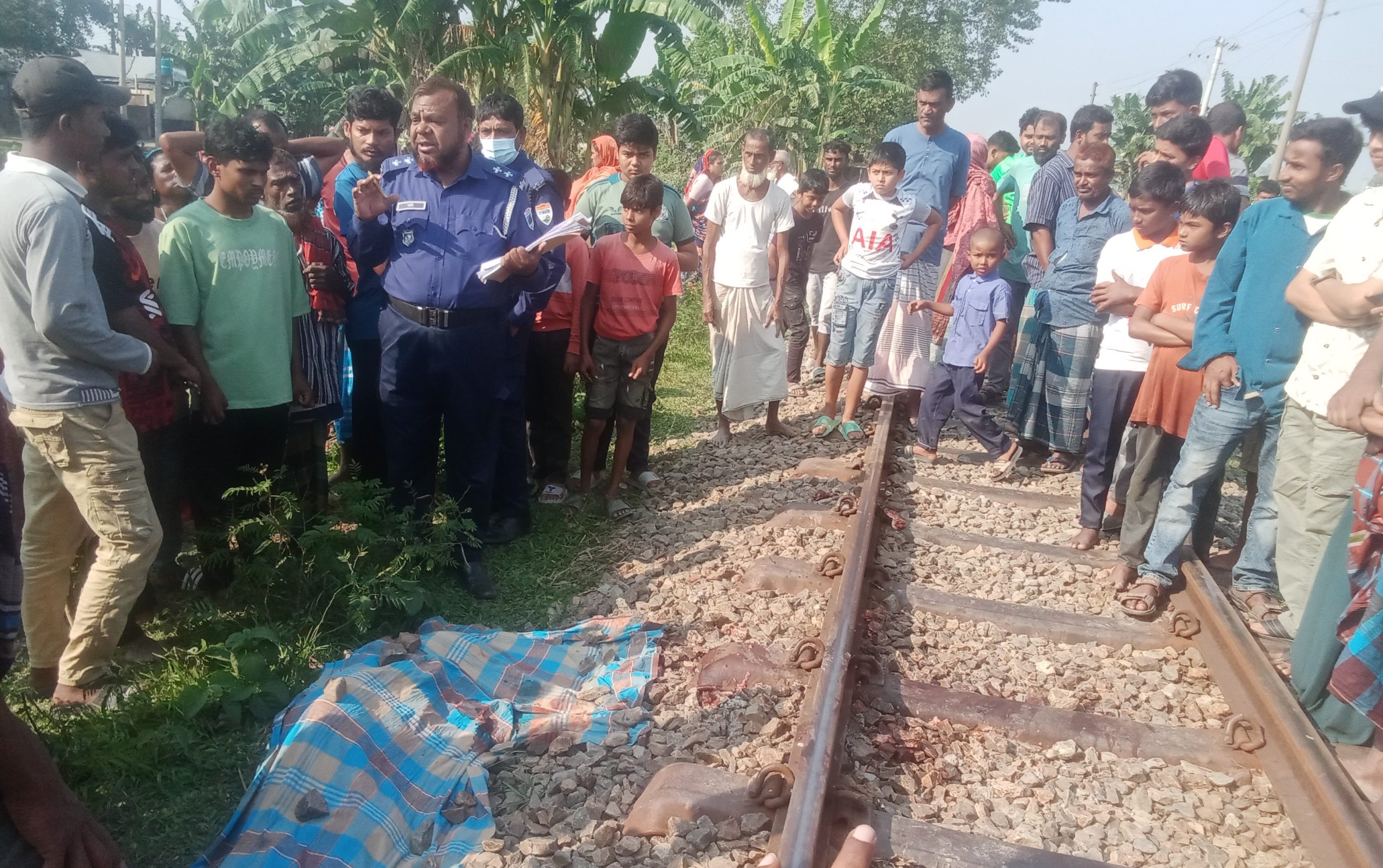 গাইবান্ধায় রেললাইনে শাহাজান মিয়ার করুণ মৃত্যু: পরিবারে শোক, অভিযোগে নতুন মোড়