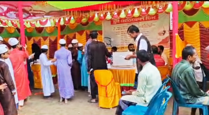 উজিরপুরে মেজর জলিল সমাজকল্যাণ পরিষদের ফ্রি মেডিকেল ক্যাম্প