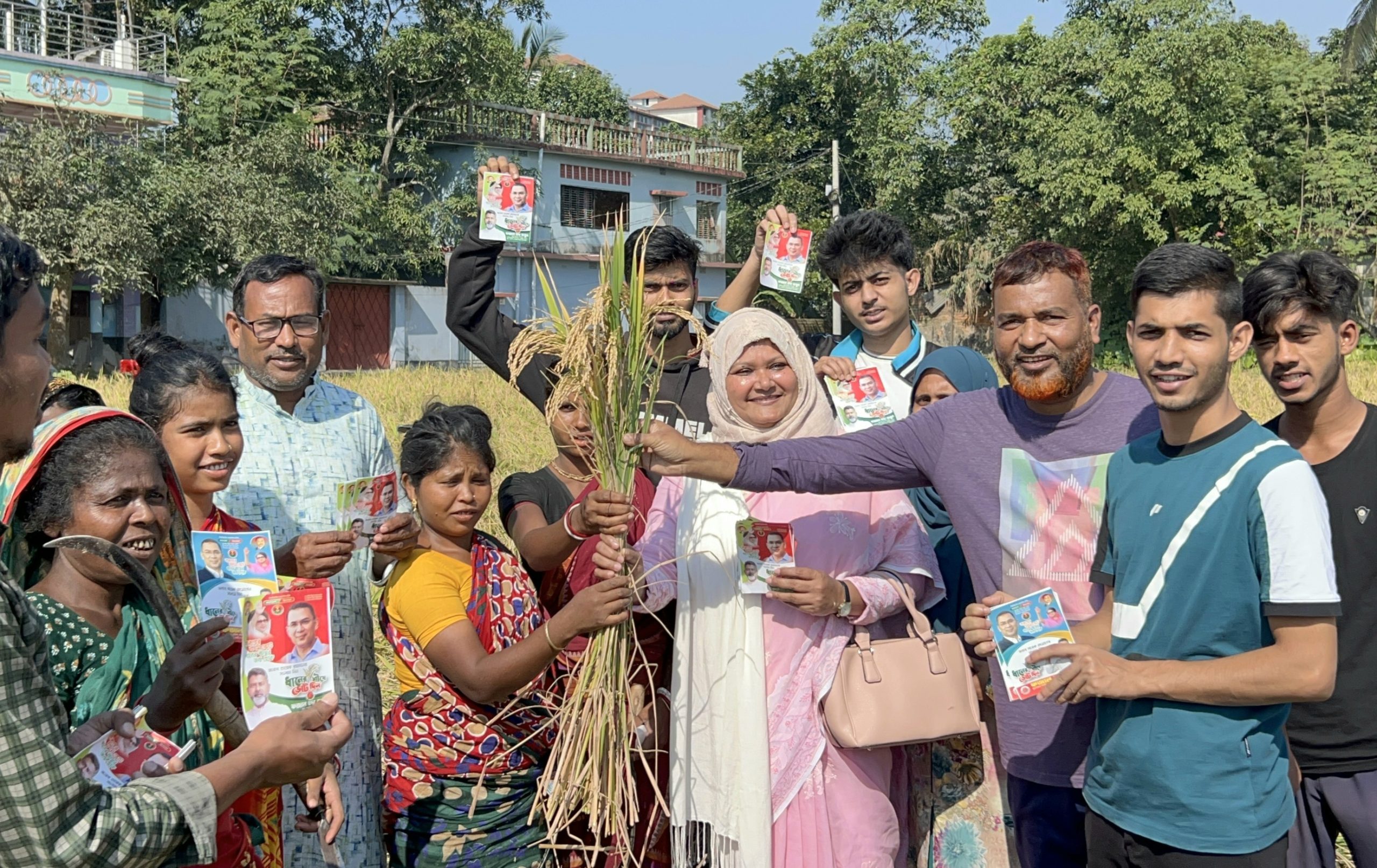 নির্বাচনী প্রচার-প্রচারণায় ব্যস্ত নওগাঁ-৩ আসনের বিএনপি নেতা-কর্মীরা