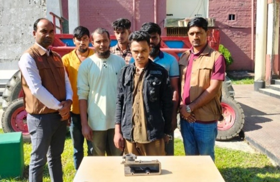 নেত্রকোনায় সংঘবদ্ধ চোর চক্রের পাঁচ সদস্য আটক, লড়ির যন্ত্রাংশ উদ্ধার