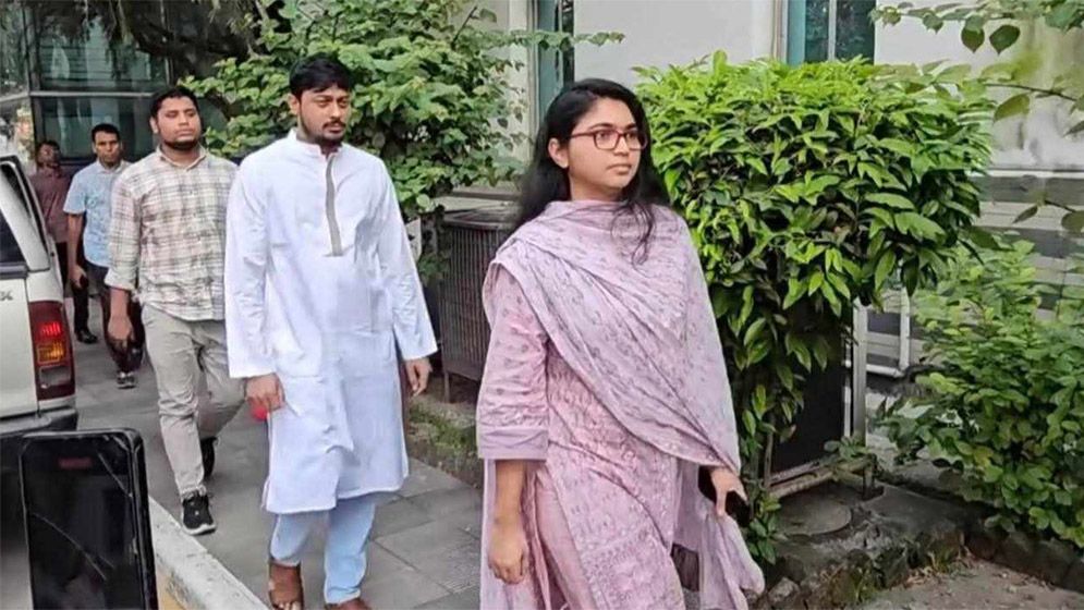 খালেদা জিয়াকে দেখতে হাসপাতালে এনসিপির ৩ নেতা