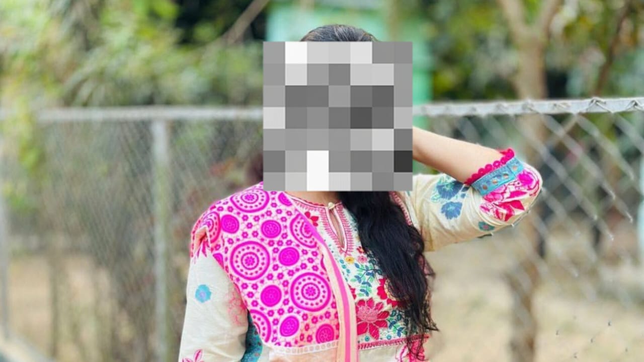 শিক্ষক বাবা মাকে কৃষক-গৃহিণী বানিয়ে হলে সিট নিলেন জবি ছাত্রী