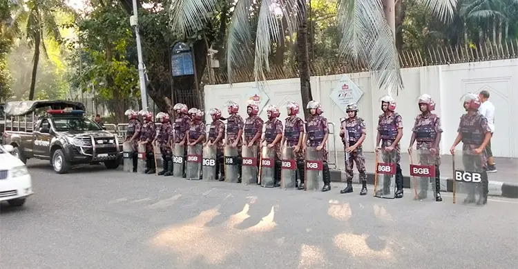 ঢাকা ও আশপাশের জেলায় বিজিবি মোতায়েন