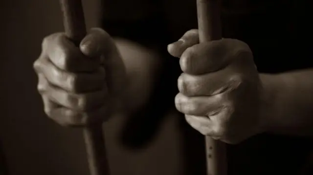 অব্যাহত বিচারবহির্ভূত হত্যাকাণ্ড