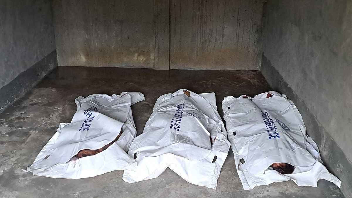 গাইবান্ধায় গরু চোর সন্দেহে গণপিটুনিতে ৩ জনের মৃত্যু
