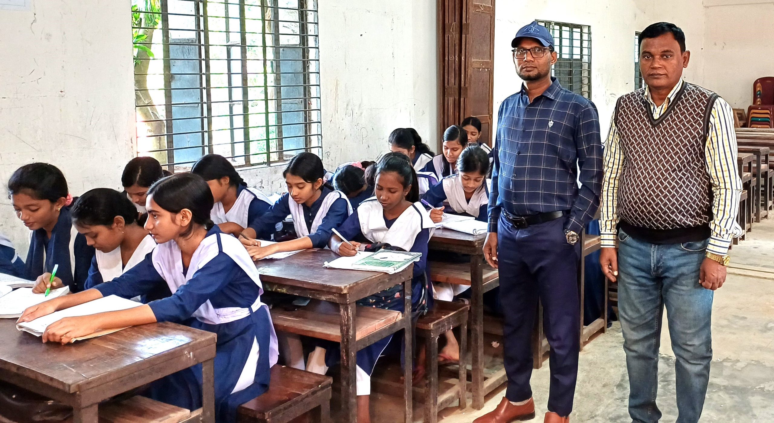 গোপালগঞ্জ জেলা শিক্ষা অফিসের সহকারী পরিদর্শকের বিদ্যালয় পরিদর্শন