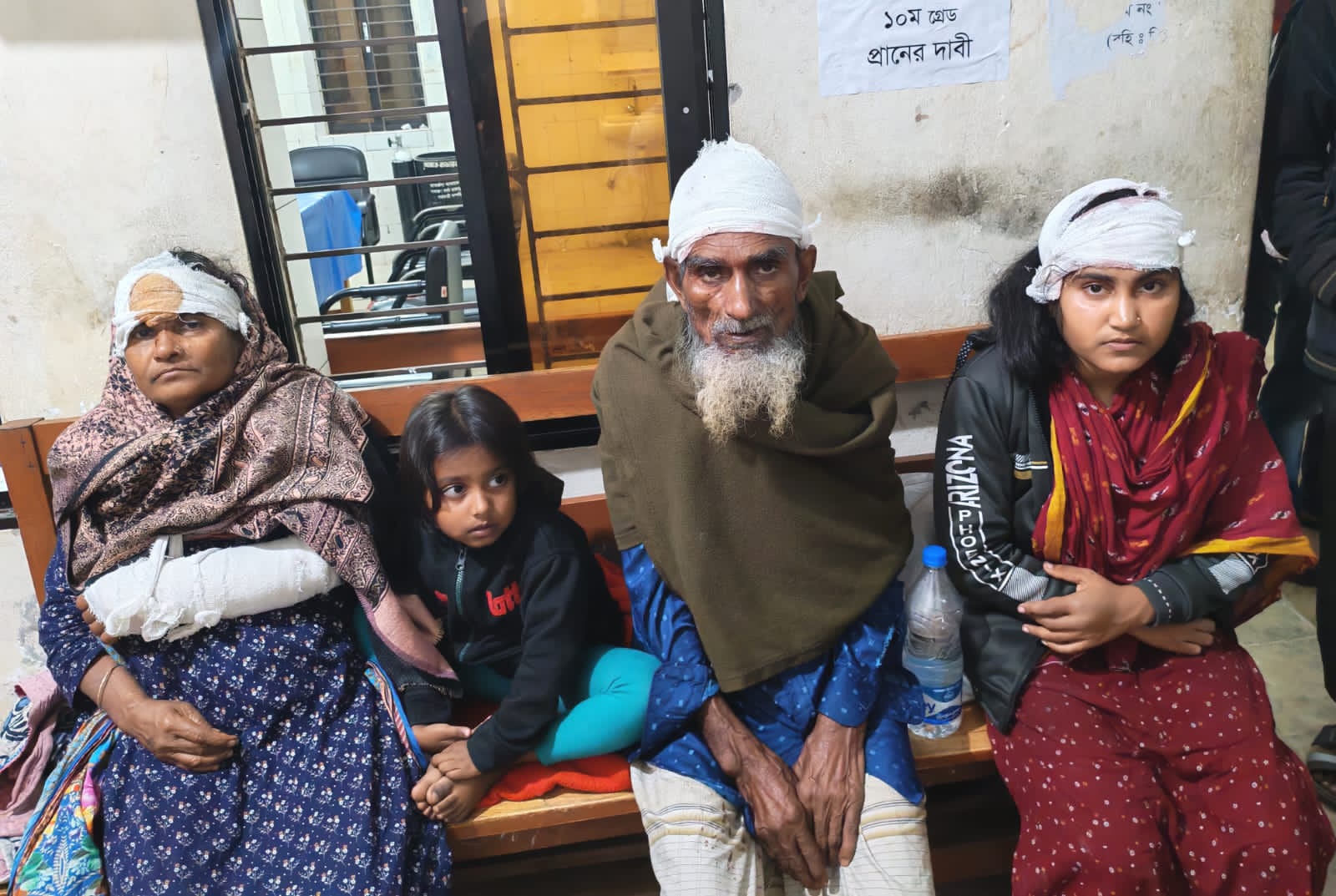 বাউফলে স্বামীর হামলায় শ্বশুর–শাশুড়িসহ তিনজন গুরুতর আহত