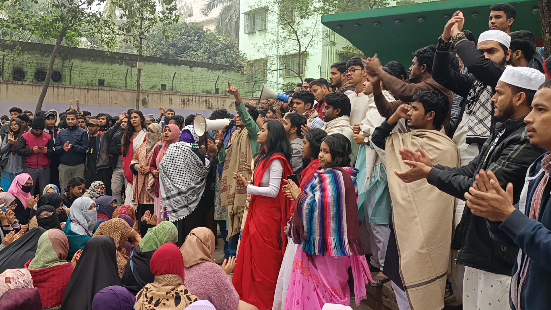 জকসু নির্বাচন স্থগিত: বিক্ষোভে উত্তাল জবি ক্যাম্পাস