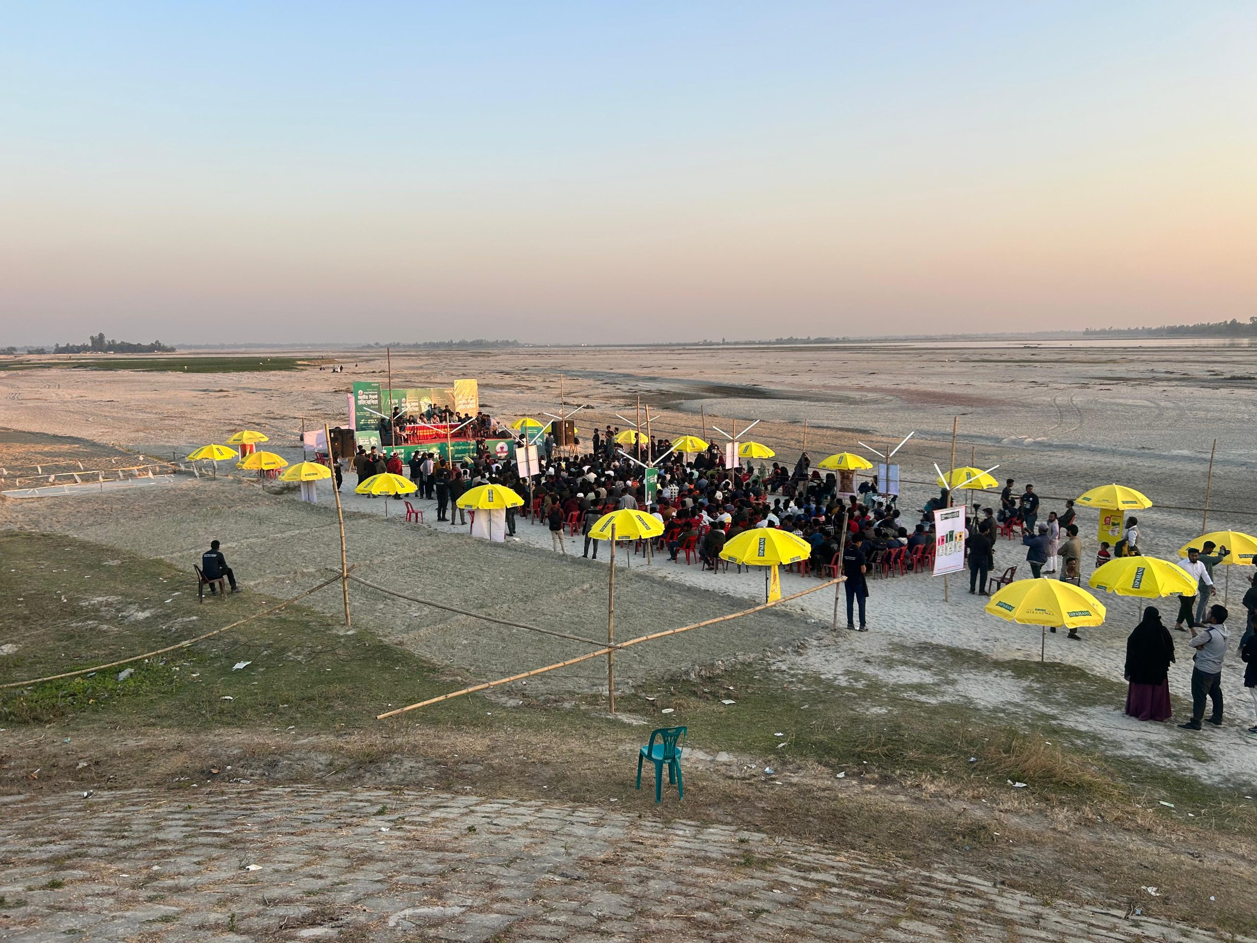 তিস্তা নদী রক্ষায় তিস্তার পাড়ে দেশের বিতার্কিকদের মিলনমেলা